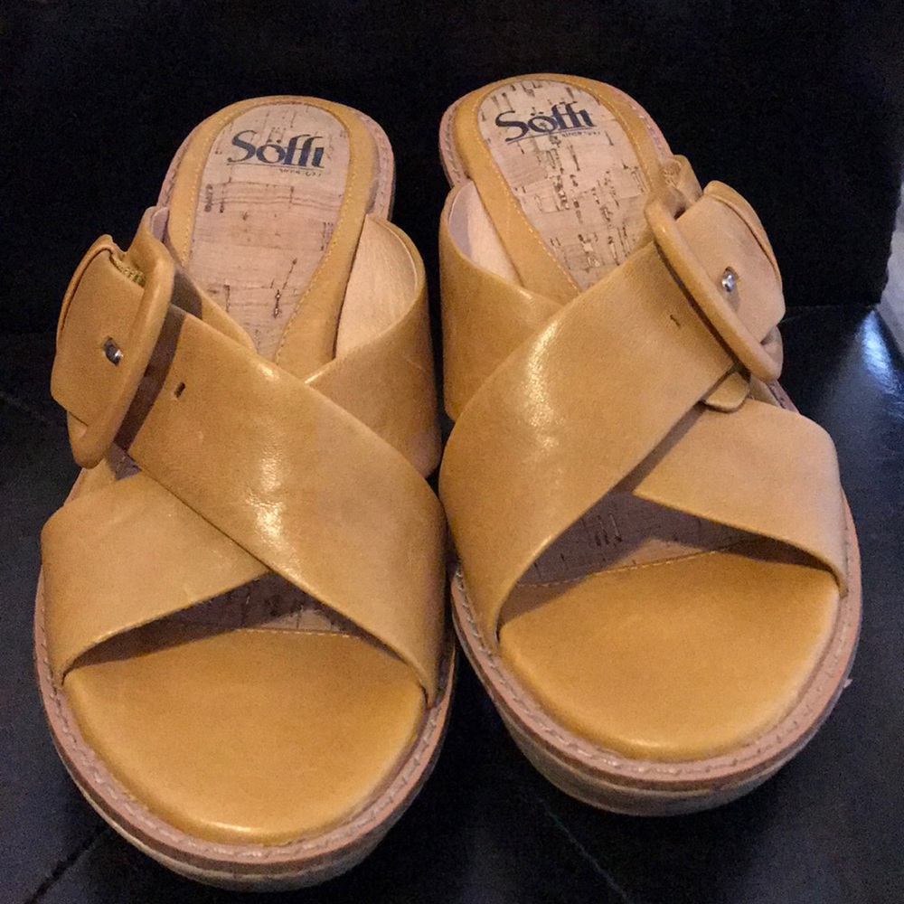Sofft Golden yellow wedges